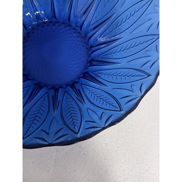 Vintage Avon Royal Saphire Cobalt Blue Glass Etched Round Serving Salad Bowl - Picture 3 of 10